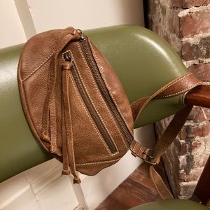 Roots leather belt bag